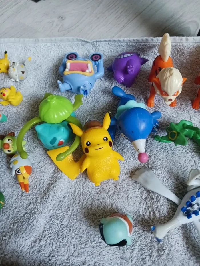 Lot figurines pokemon + ceinture + pokeball - photo numéro 5