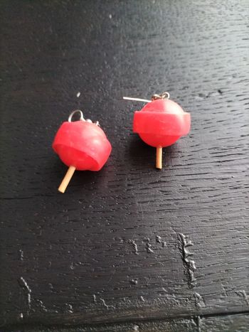 Boucles d'oreilles sucettes rouges en pâte Fimo