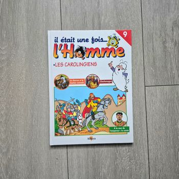 Livre " Il était une fois . L'homme . Les Carolingiens". N°9. Altaya