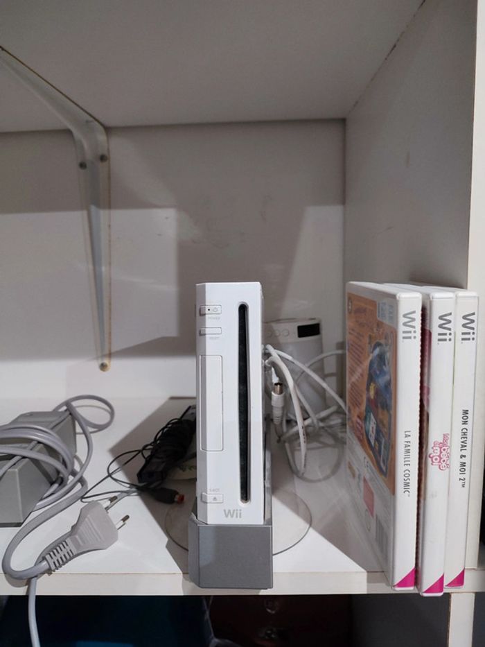 Console Wii +3 jeux + 4 volants