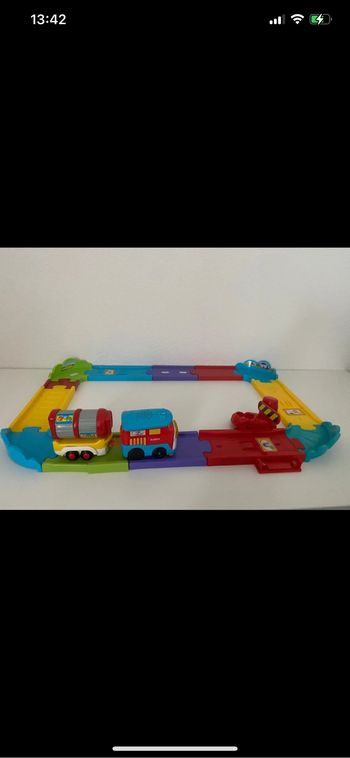 Circuit train tut tut bolides + train Ruben et la citerne Vtech