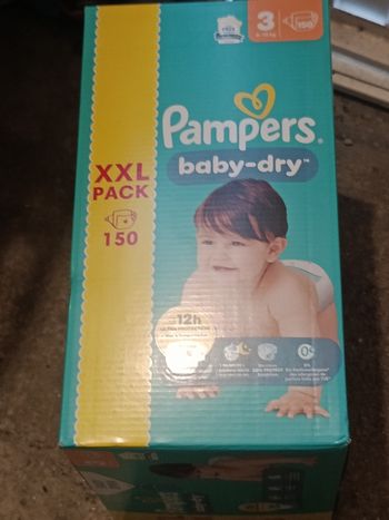 Paquet couches xxl Pampers taille 3 neuf