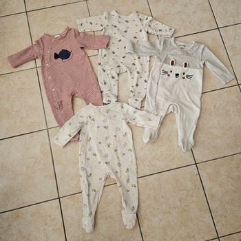 Lot 4 pyjamas 9 mois