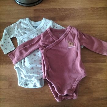 Deux bodies 1 mois