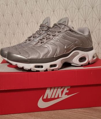 Chaussure Basket nike tn