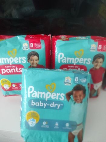 3 paquets Pampers taille 8