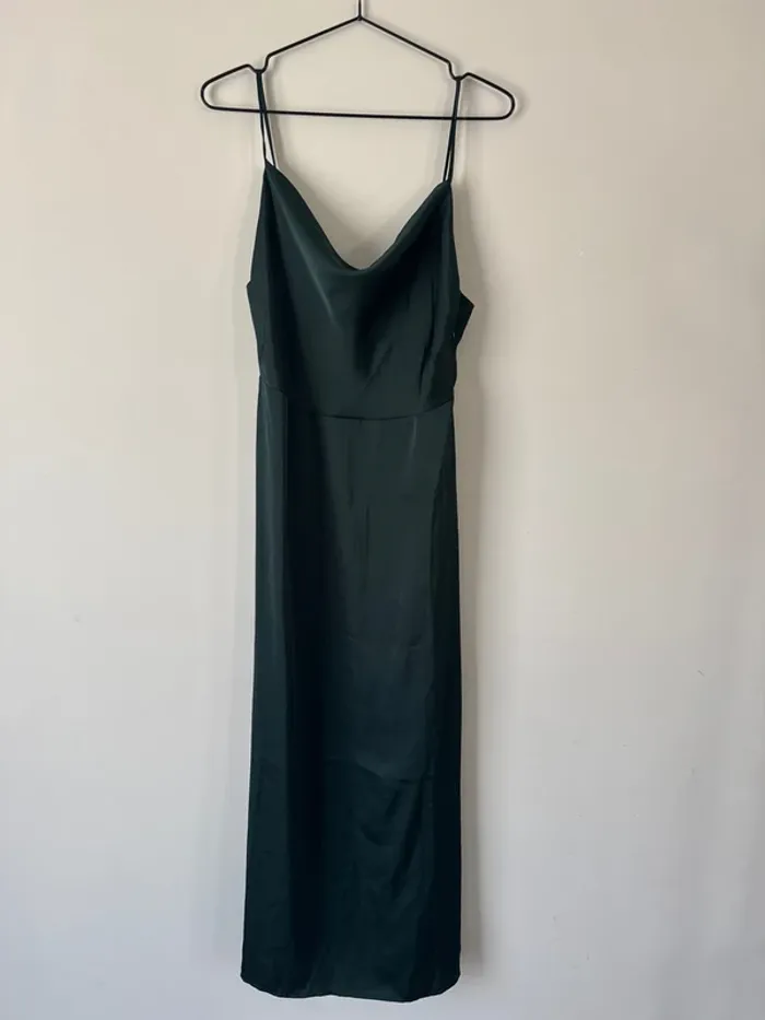 👗 👗 VILA - Robe longue effet satin à col bénitier - vert sapin- neuf avec étiquette - taille 40