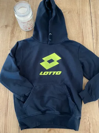 Pull à capuches loto mis une fois