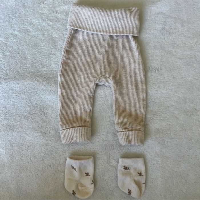 Ensemble pantalon/chaussettes bébé
