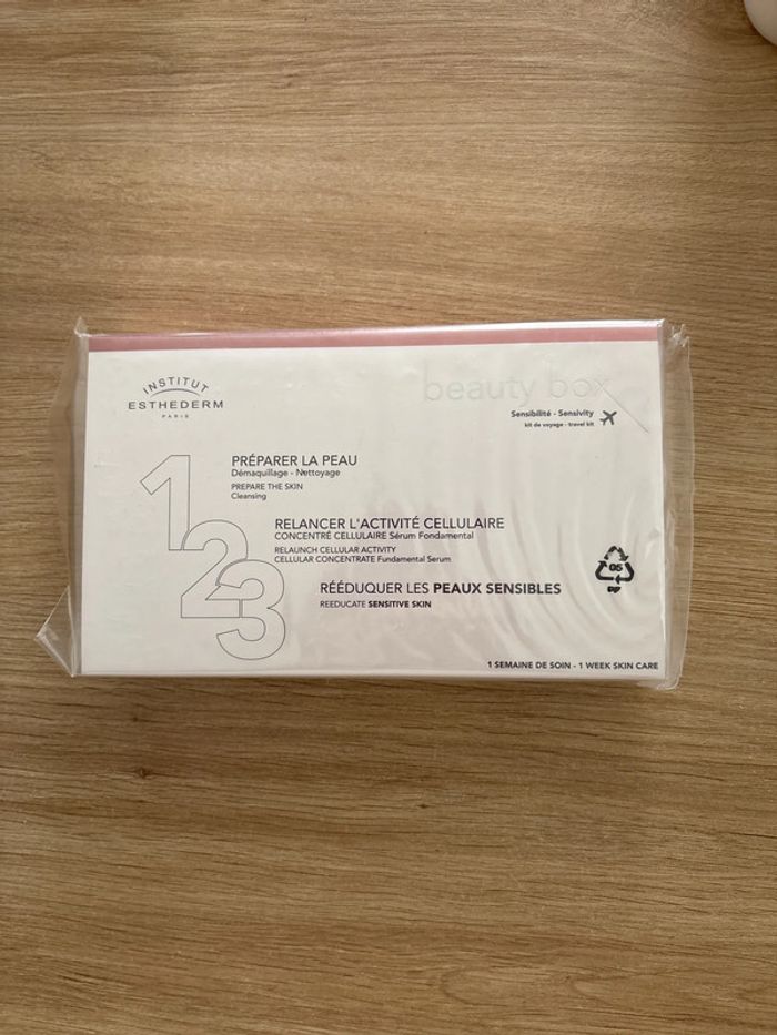Institut Esthederm Kit Beauty Box Sensibilité