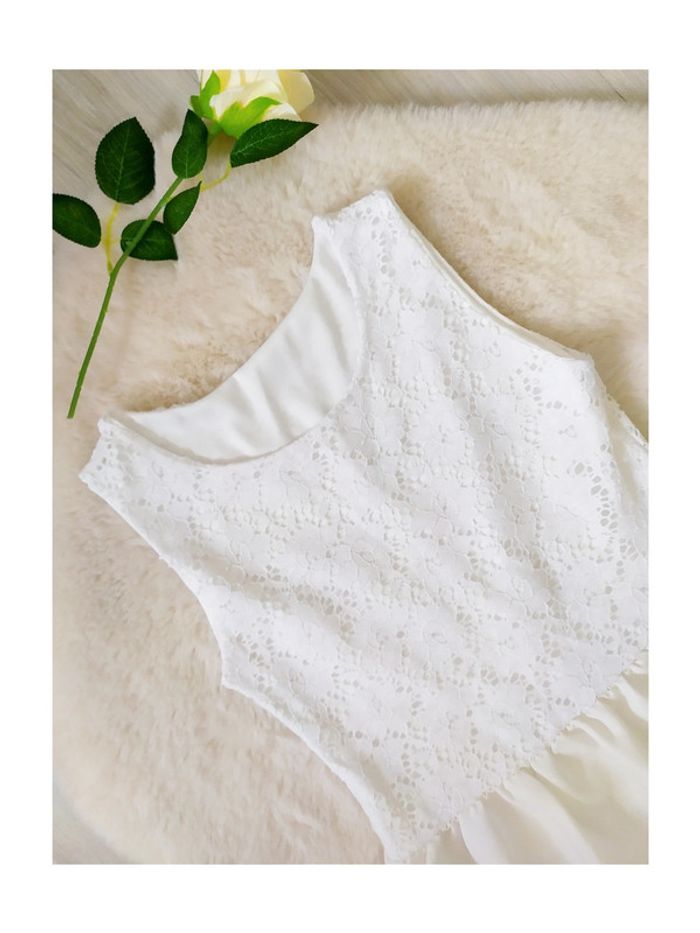 Robe blanche chic dentelle et voile, convient pour l'été ou les cérémonies - photo numéro 2