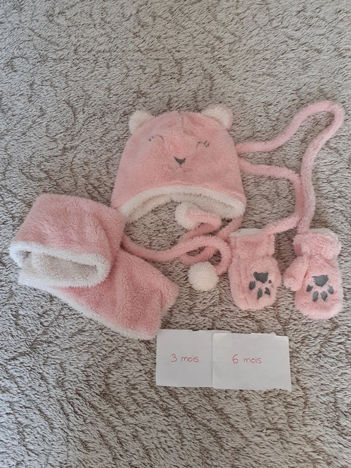 lot bonnet/écharpe/mouffle
