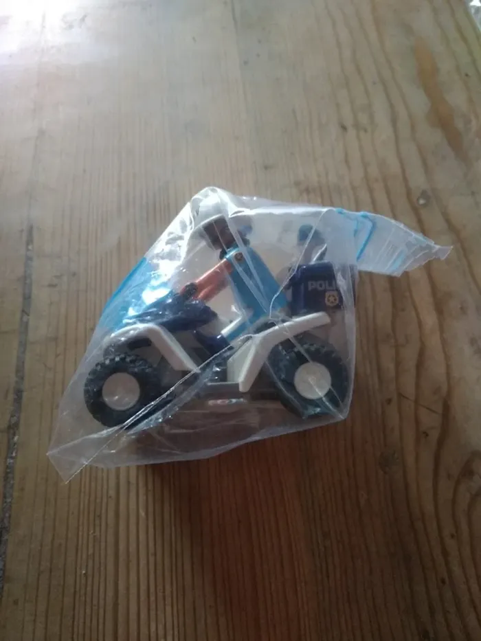 Playmobil Policier et son quad - photo numéro 2