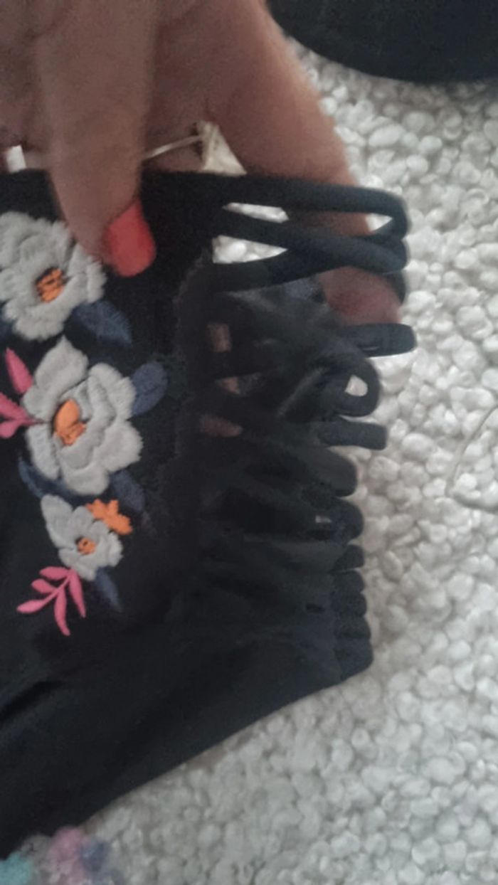 Maillot de bain 2 pieces bas sympa culotte haute hollister S 36 - photo numéro 6