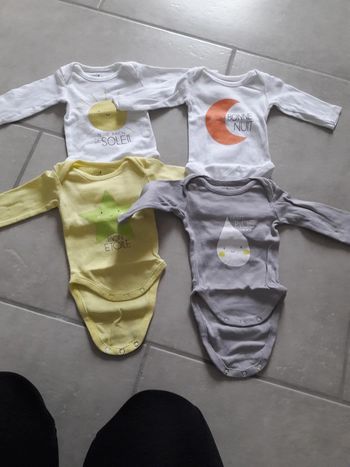 4bodies manches longues Gémo 1mois très bon état