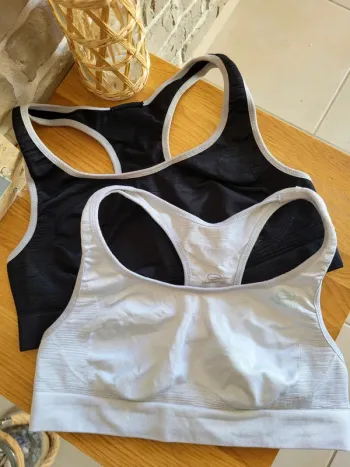 Lot de 2 brassières de sport - noir et blanc - Kalenji Decathlon