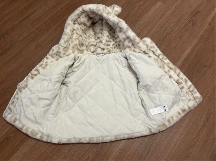 Manteau à fourrure bébé fille taille 9 mois - photo numéro 2
