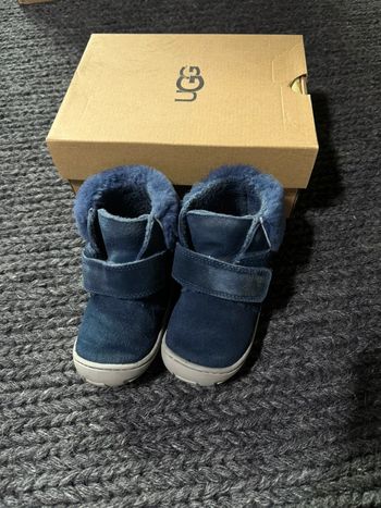 Chaussures UGG jorgen 25