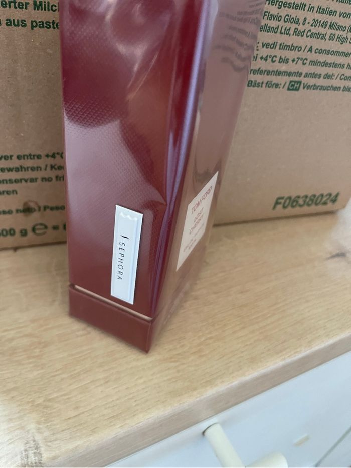 Parfum Tom Ford lost cherry - photo numéro 2