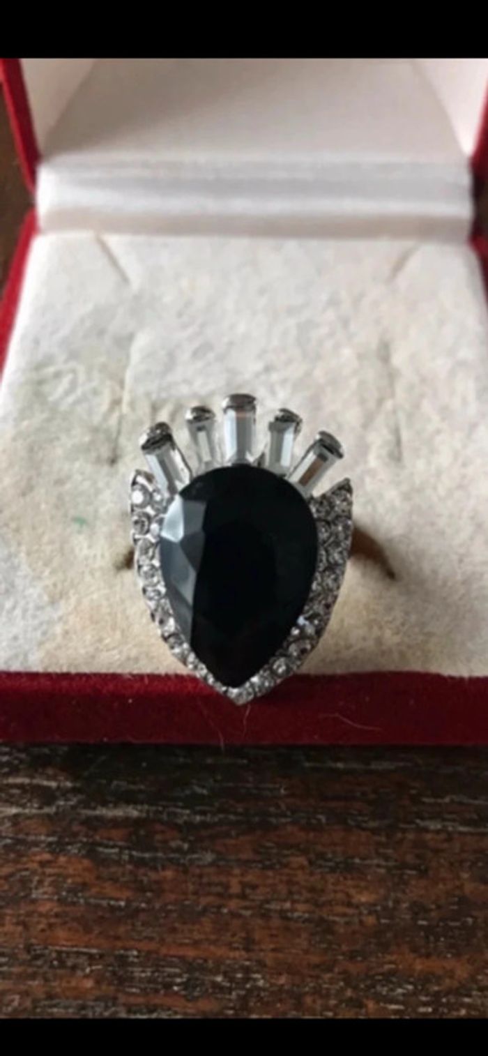 Magnifique bague réglage avec strass et pierres noires - photo numéro 5
