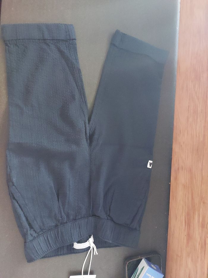 Vend pantalon + chemises bébé - photo numéro 1