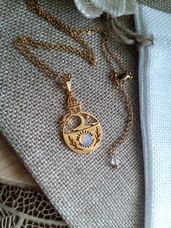 Collier pendentif potion magique et opaline