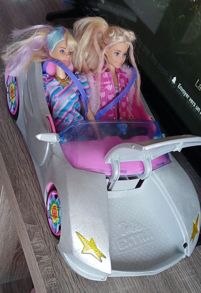 Voiture et barbies extra - photo numéro 5