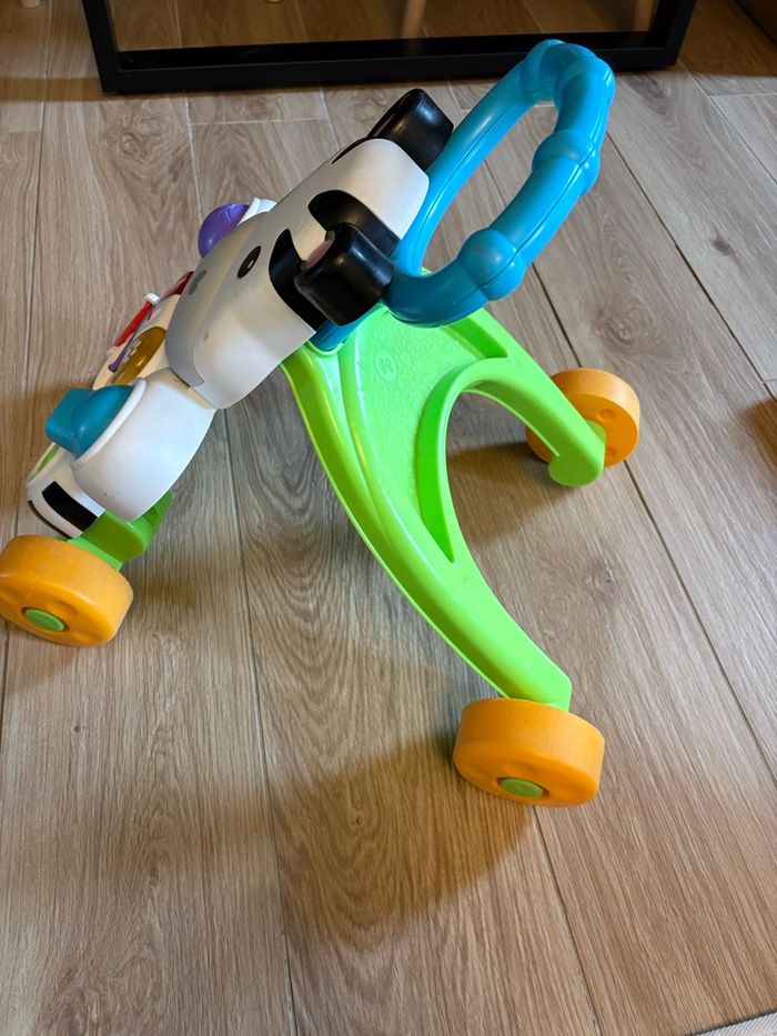 Chariot de marche + activités dessus