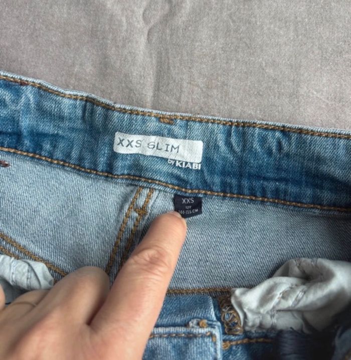 Lot 3 jeans fille 12 ans Parfait état - photo numéro 2