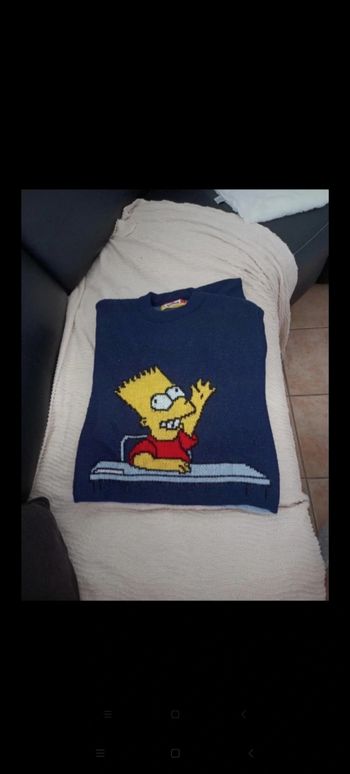 Très beau pull Simpson 8 ans TBE