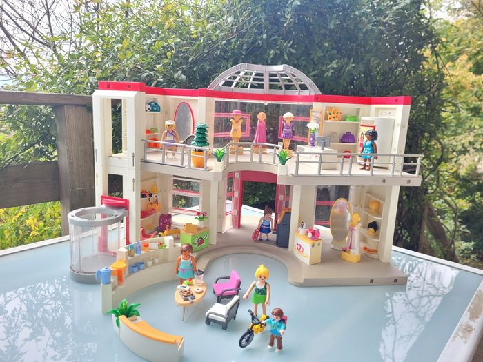 Grand centre commercial playmobil 🛍 plein d'accessoires et de personnages - photo numéro 2