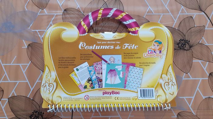 Livre activités costumes de fête - photo numéro 2