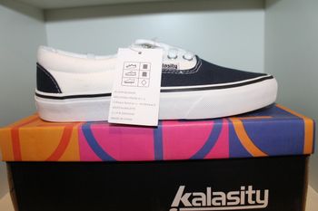 belle baskets basse blanche et bleue 40