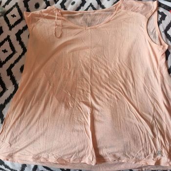 Tshirt neuf jamais porté domyos saumon xl