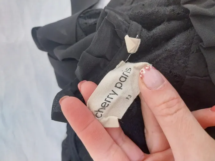 Robe en dentelle noire Cherry Paris 40 - photo numéro 3