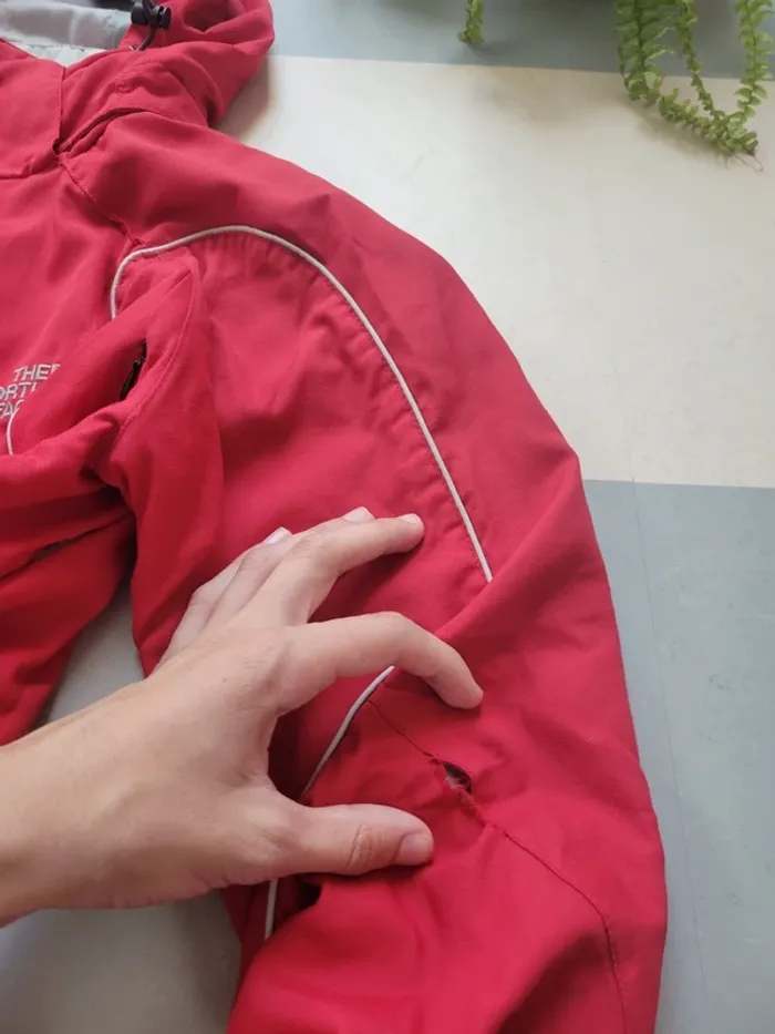 Veste imperméable coupe vent the north face rouge bandes blanches S - photo numéro 14