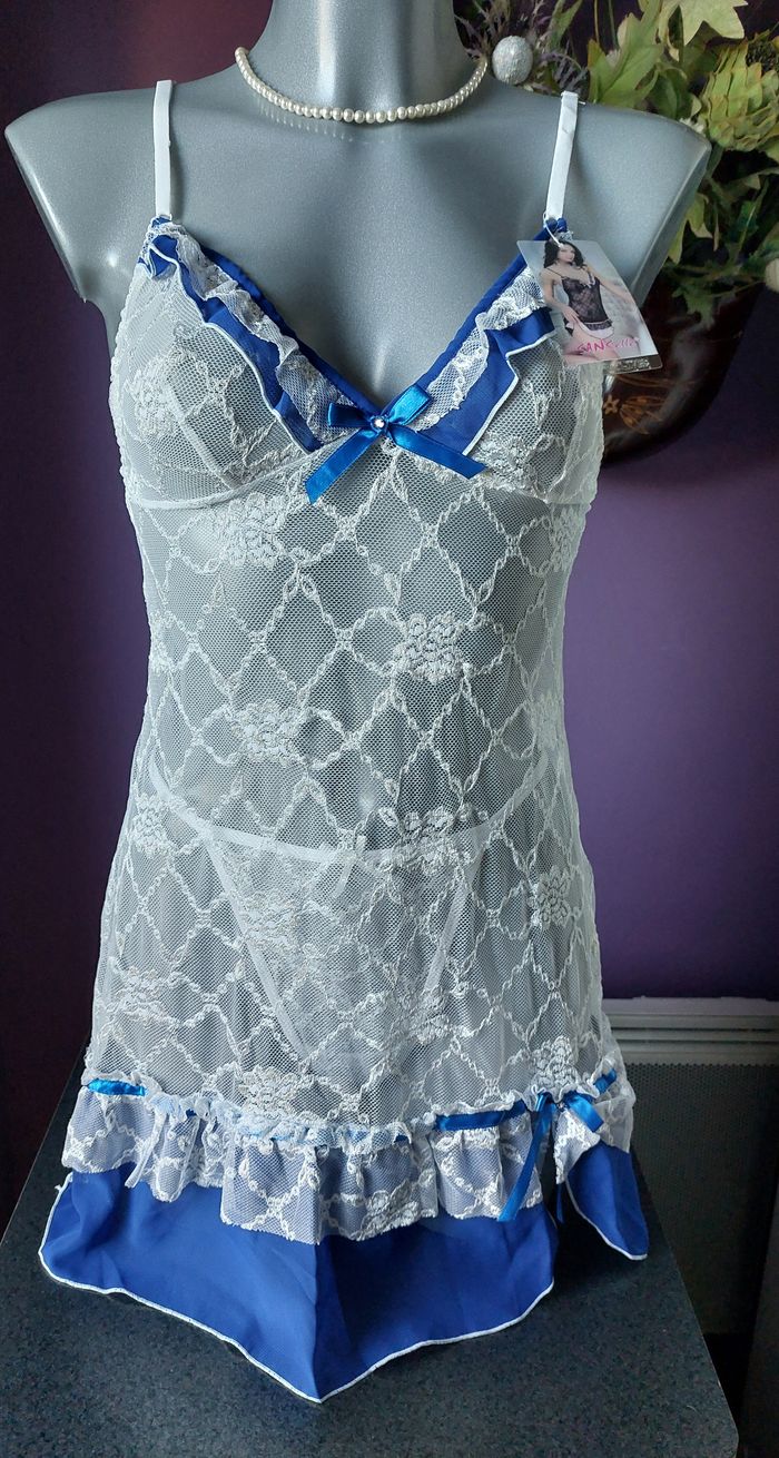 Ensemble nuisette blanche et bleu royal avec strass / Taille L 40 - photo numéro 2