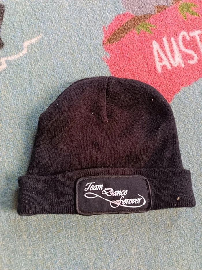 Bonnet team dance forever