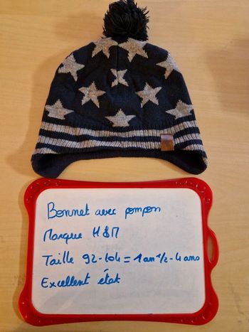 Bonnet avec pompon