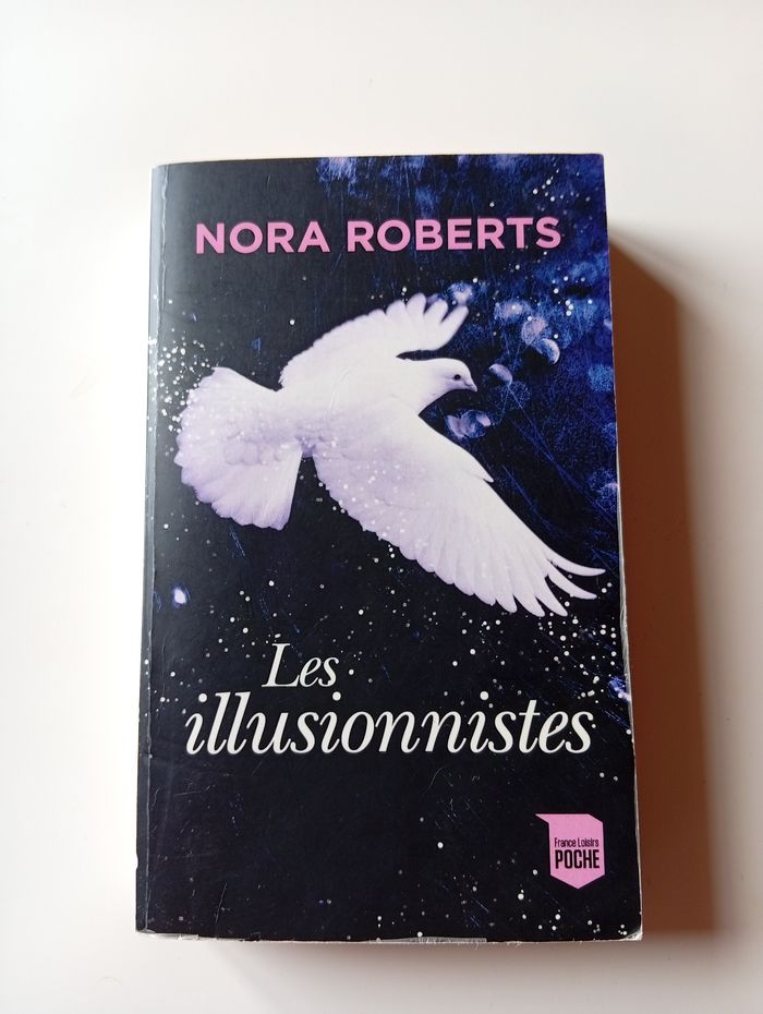 Livre les illusionnistes de nora roberts - photo numéro 1