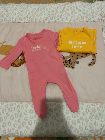 Lot de Vêtements bébé fille 1 mois et 3 mois
