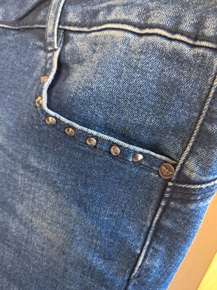 Les petites bombes jean T.42 neuf - photo numéro 3