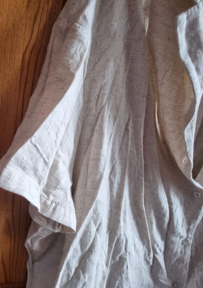 Ensemble neuf kiabi 54 en lin beige pantalon large et chemise a nouer - photo numéro 4