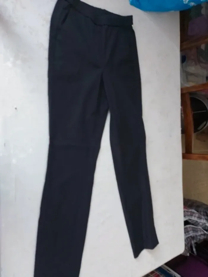 Pantalon noir taille 34