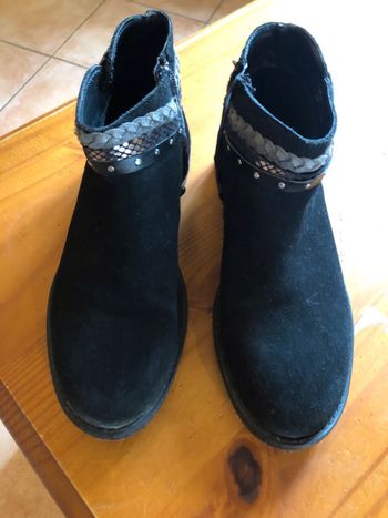 Boots en croûte de cuir pointure 35 en tbe à 15 euroS