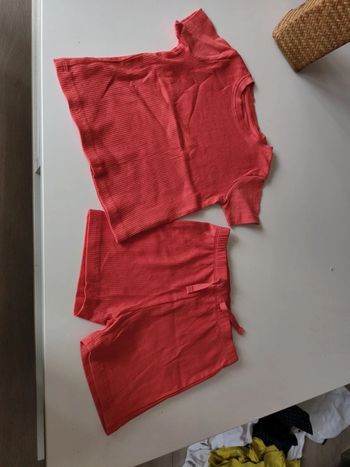 Ensemble deux pièces short et t-shirt