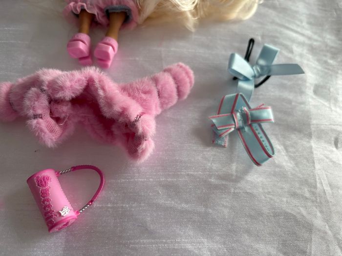 Poupée lol - photo numéro 3