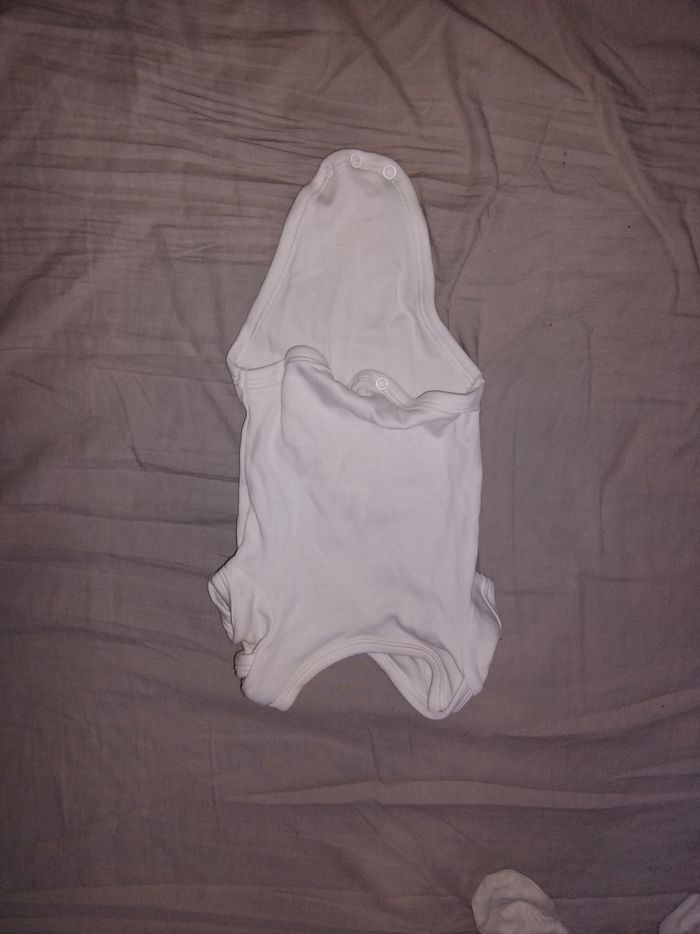 Lot de pyjamas et bodies été - photo numéro 3