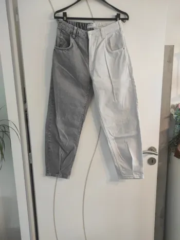 Jean gris et blanc Bershka taille 36