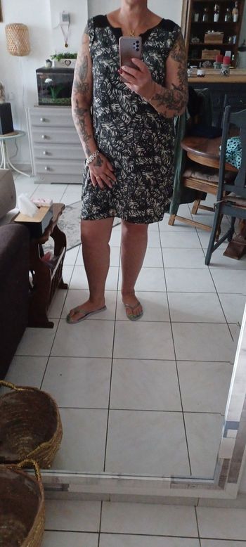 Très jolie robe femme T 48